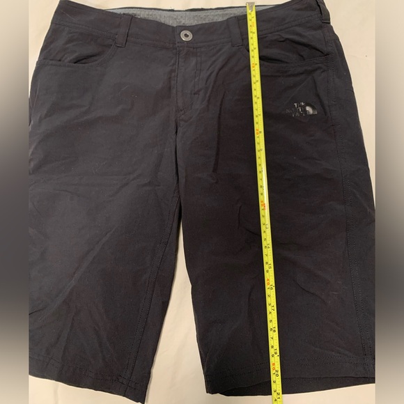 North Face shorts - Picture 6 of 7